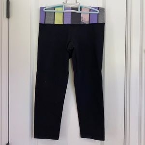 Lululemon sz 6 capris in very good condition.